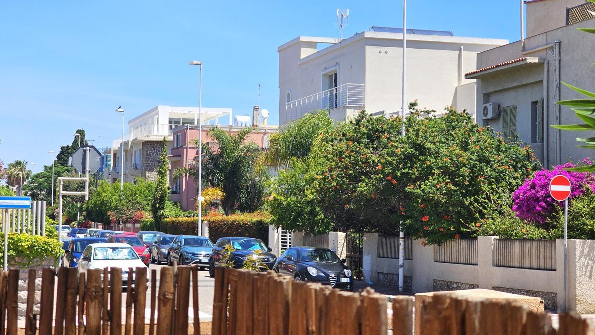 Holiday Poetto Cagliari Eksteriør bilde